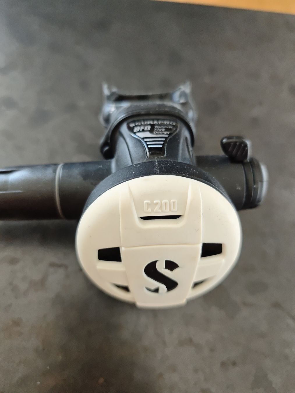 Scubapro Respiratori & Giubbotti: Second stage Scubapro C200 – Usato da Zürich venduto da yhautier 1