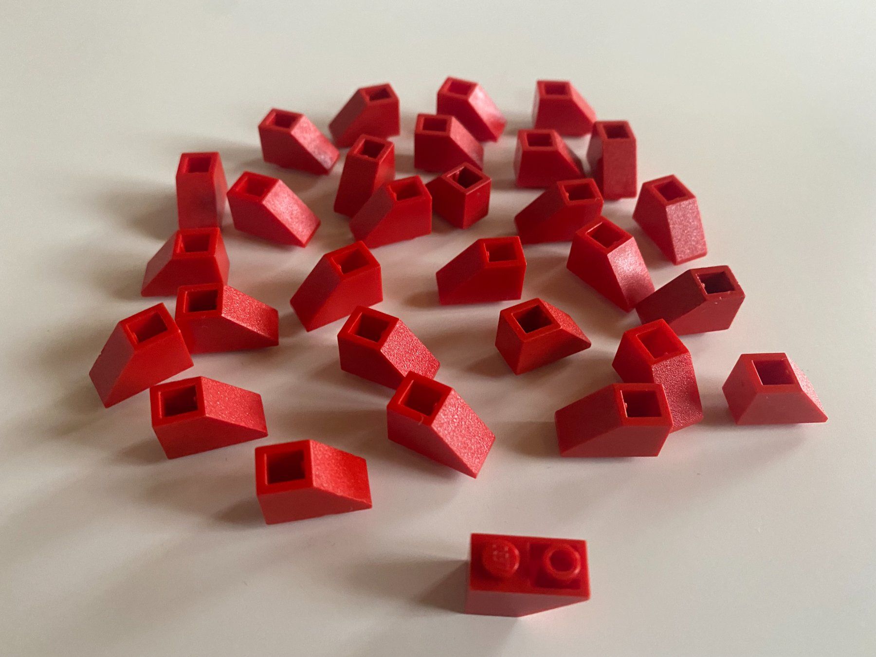 Lego Giocattoli: LEGO - 30 - ROTE - NEGATIVE - SCHRÄG - STEINE – Usato da Gelterkinden venduto da ajdt4