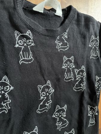 Süsser Katzenpullover Gr. 122/128 schwarz H&M