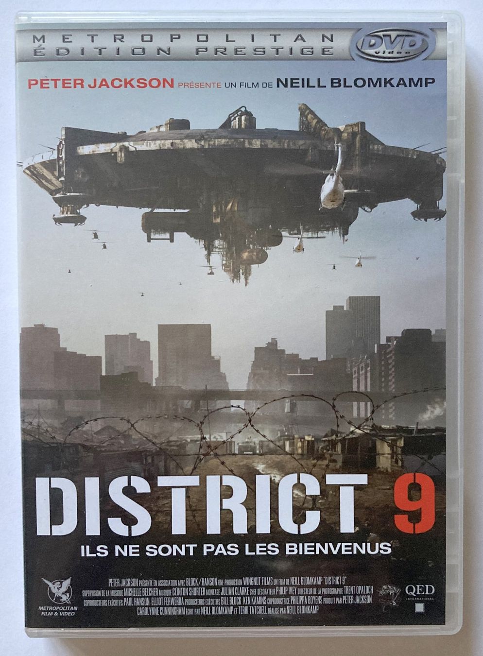 Tutti i DVDs: DISTRICT 9 (1 DVD) – Usato da Bottens venduto da hotter-than-hell