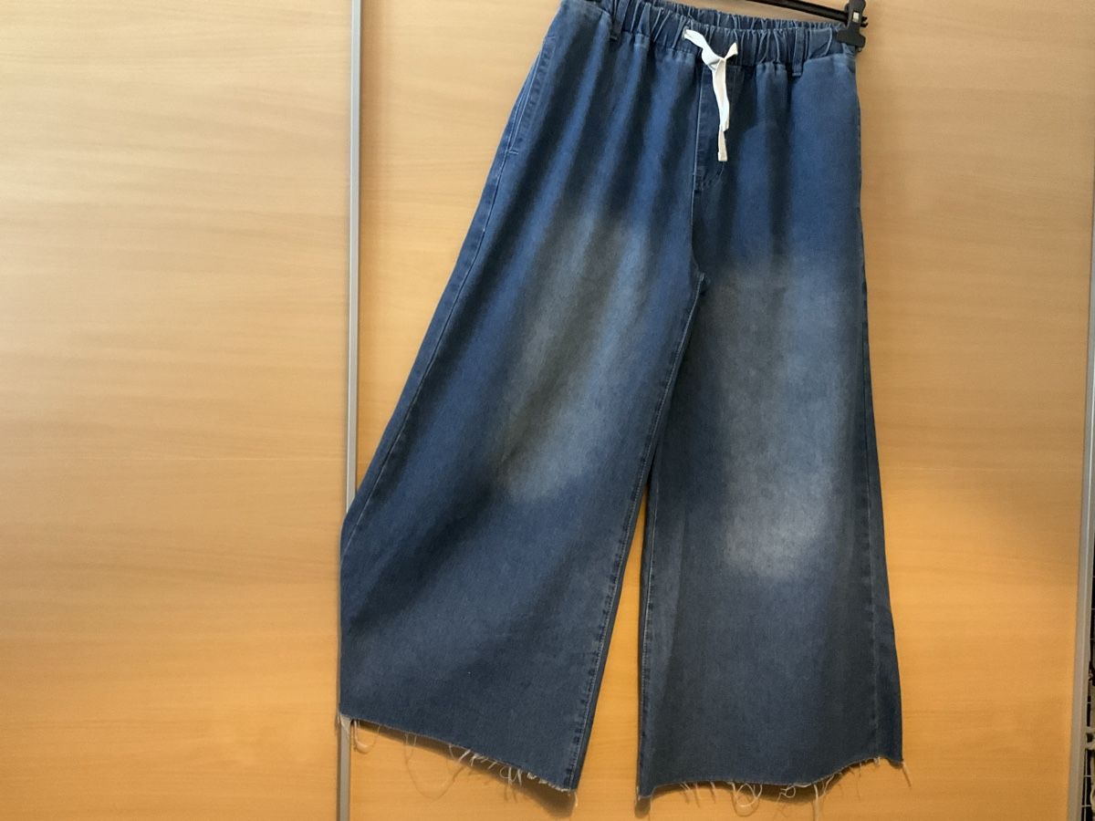 Jeans: Jeans large neuf taille L – Nuovo e nell'imballaggio originale da Murten venduto da Louis1954 1