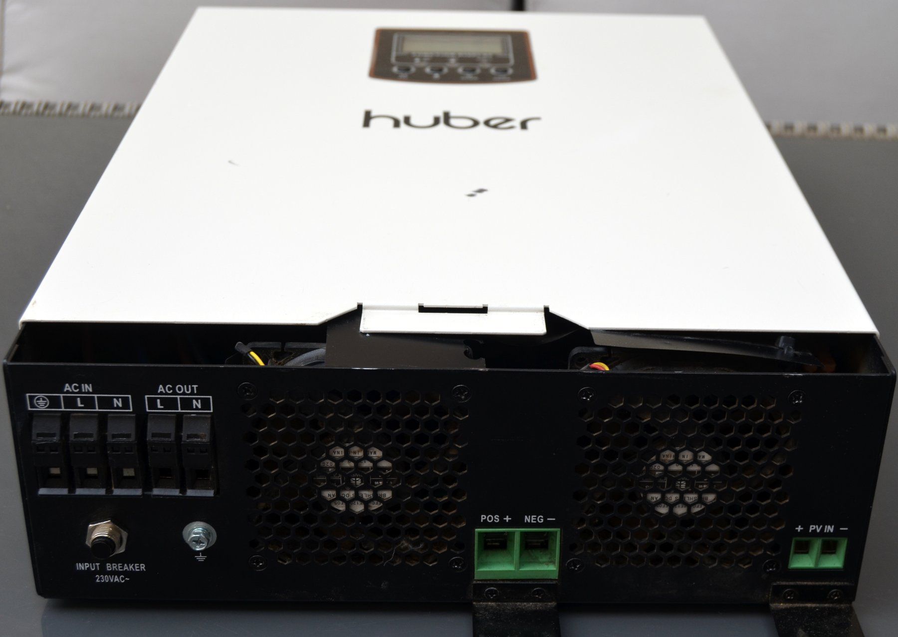 Inverter: Huber Basic One 3024 MPPT Plus Hybrid Solar Inverter – Usato da Collonges venduto da arashee 4