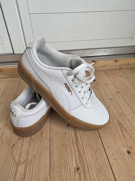 Scarpe da donna: Puma Carina Sneaker weiss Gr. 37.5 – Usato da Grosshöchstetten venduto da kids04