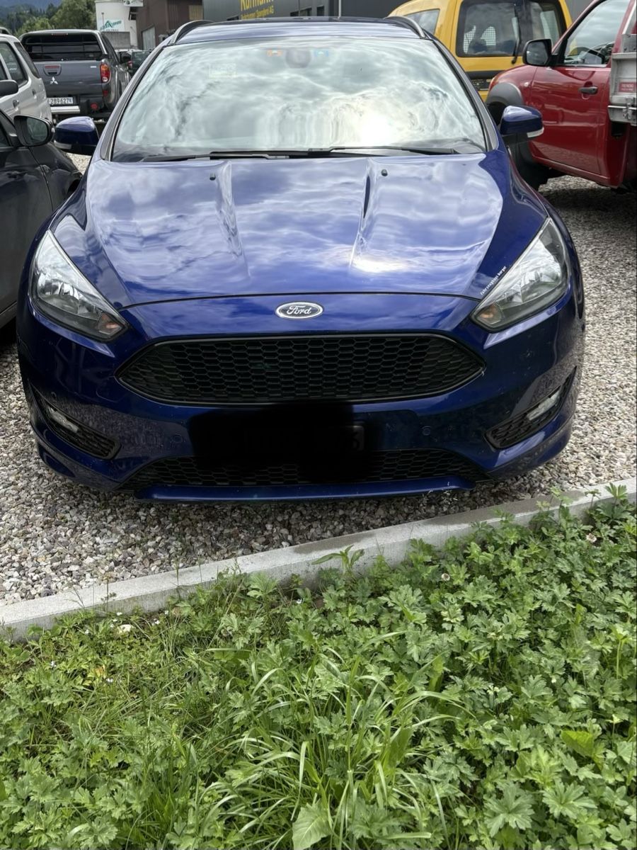 Ford Autos: Ford Focus Kombi – Defekt aus Hergiswil LU von Amrein1208 1