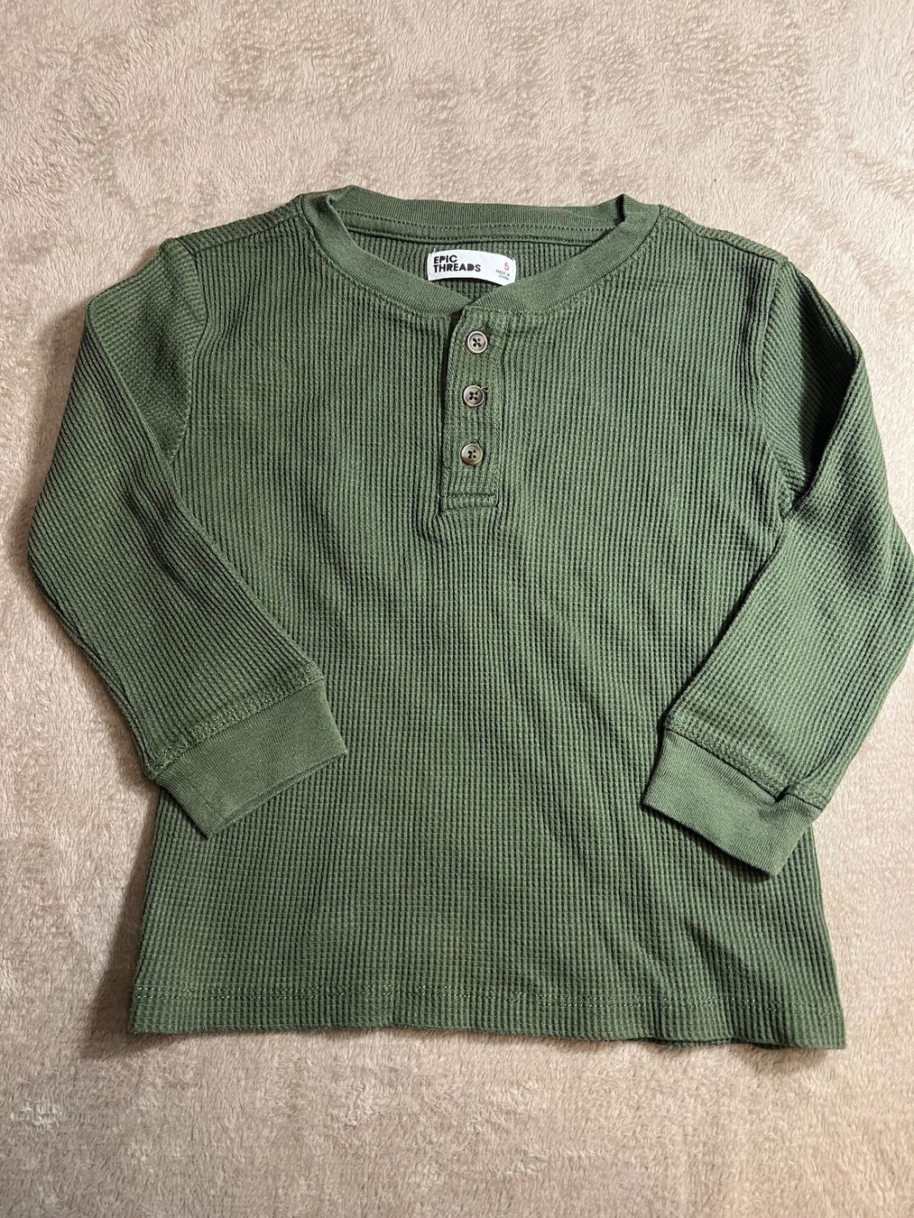 Maglioni & Felpe: Epic Threads Kinder Shirt, Grösse 5, Top Zustand! – Usato da Bottenwil venduto da topshop