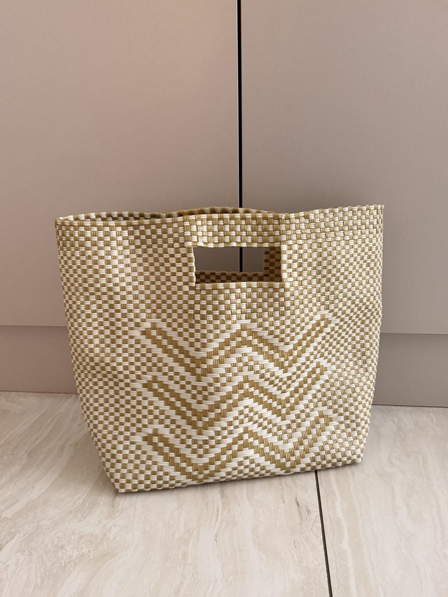Taschen für Damen: Mexican Recycled Plastic Handwoven Tote bag – Neu (gemäss Beschreibung) aus Paradiso von Ixaya.studio