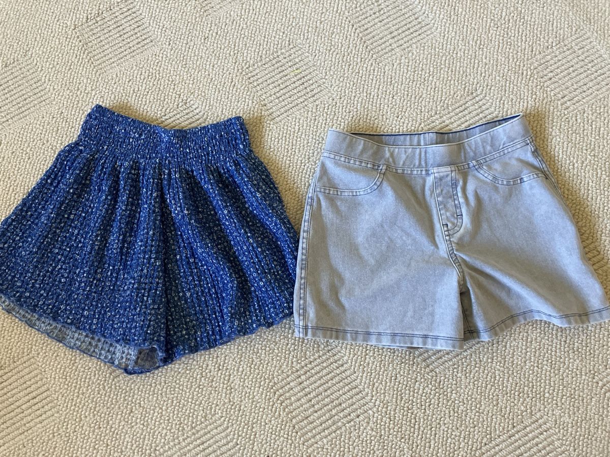 Kleiderpakete & -sets: 2 shorts girls gr140 – Gebraucht aus Weissbad von Praxedis_P51