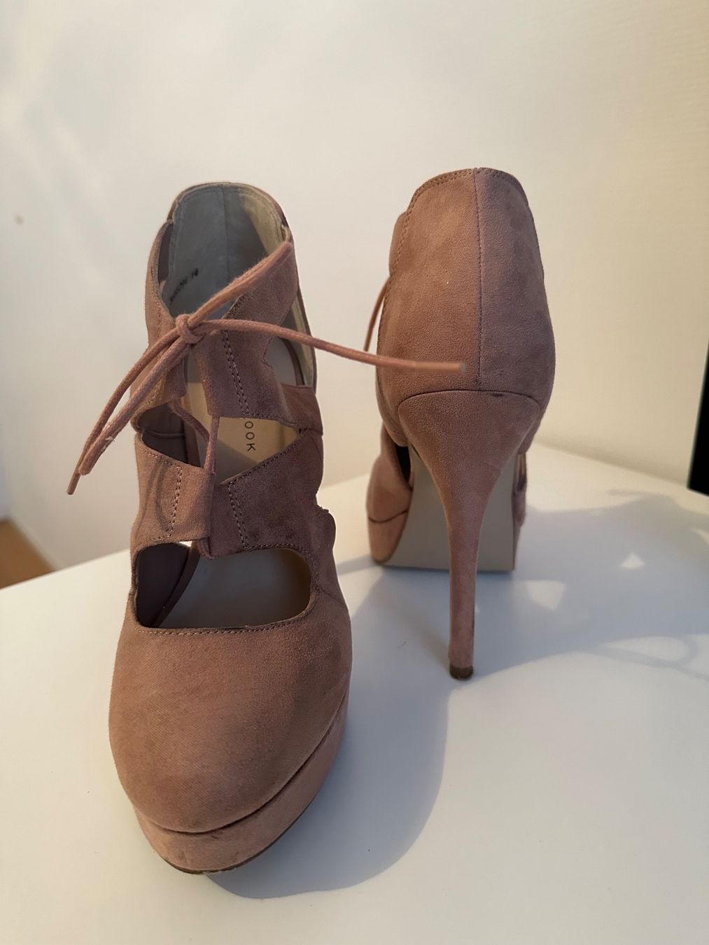 Chaussures femmes: Pumps – D'occasion à Affoltern am Albis par avu_8kpq