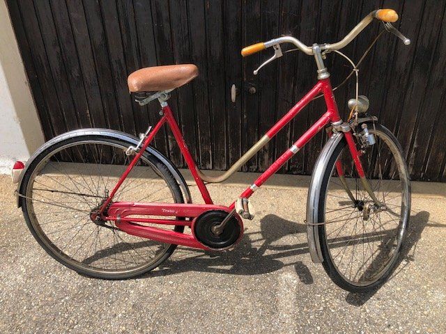 Bianchi Biciclette: Ancien vélo Bianchi Touring – Usato da Chézard St Martin venduto da schmitt
