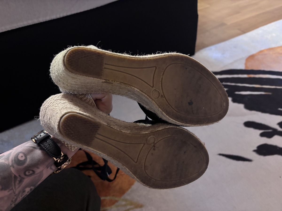 Chaussures femmes: Sandales talon – D'occasion à Saxon par Mel_b224 2