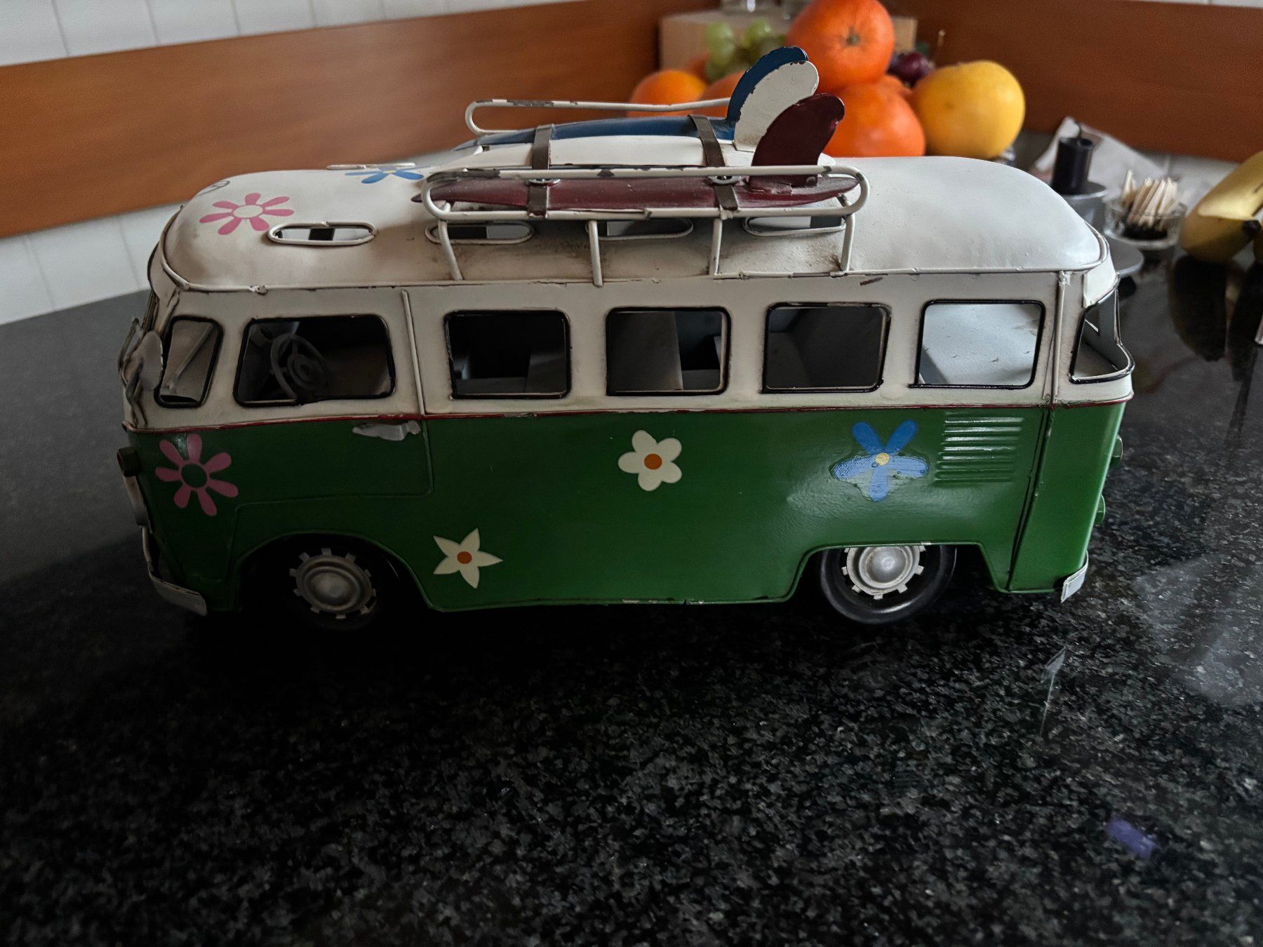 Tutte le decorazioni: cooles Metallauto "Hippystyle" mit Surfbretter als Deko – Usato da Seltisberg venduto da smi_x7rx 1