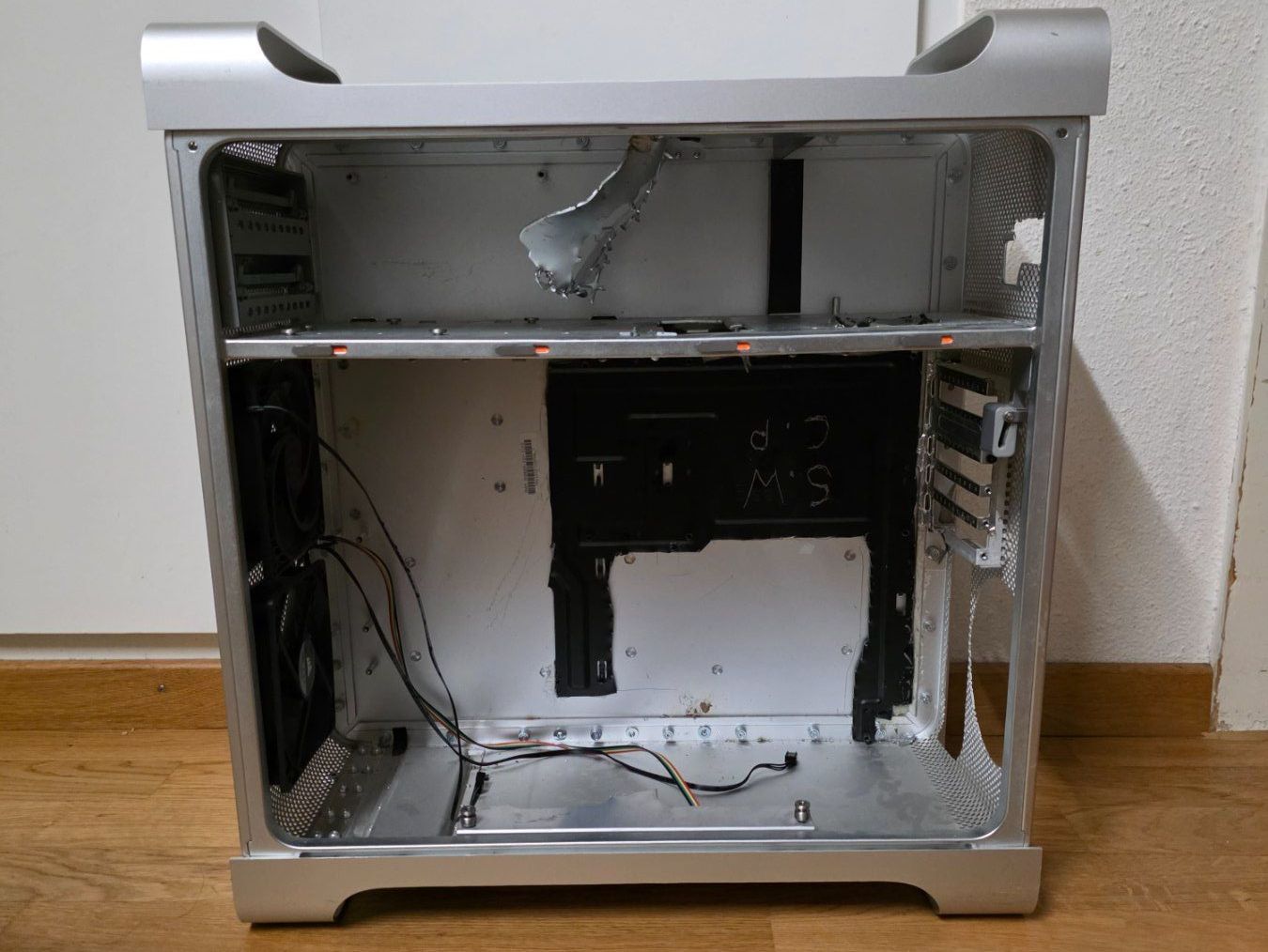 Apple Custodie: Apple Mac Pro G5 Gehäuse Tower leer – Usato da Bern venduto da KavIndustries 1