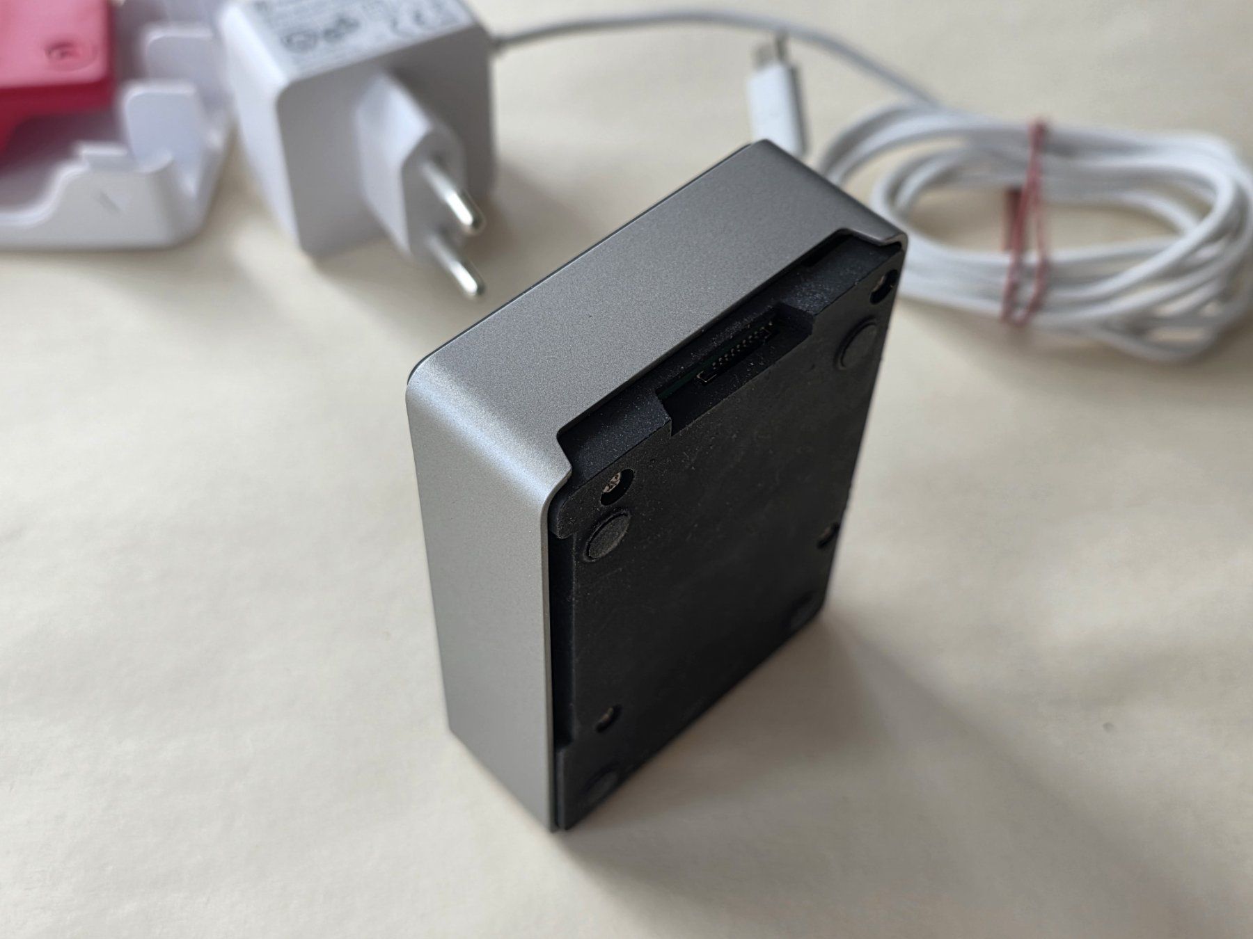 Raspberry Pi PC: Raspberry Pi 4B - 8GB RAM, FLIRC Case, Original Netzteil – Usato da Müllheim Dorf venduto da paped 1