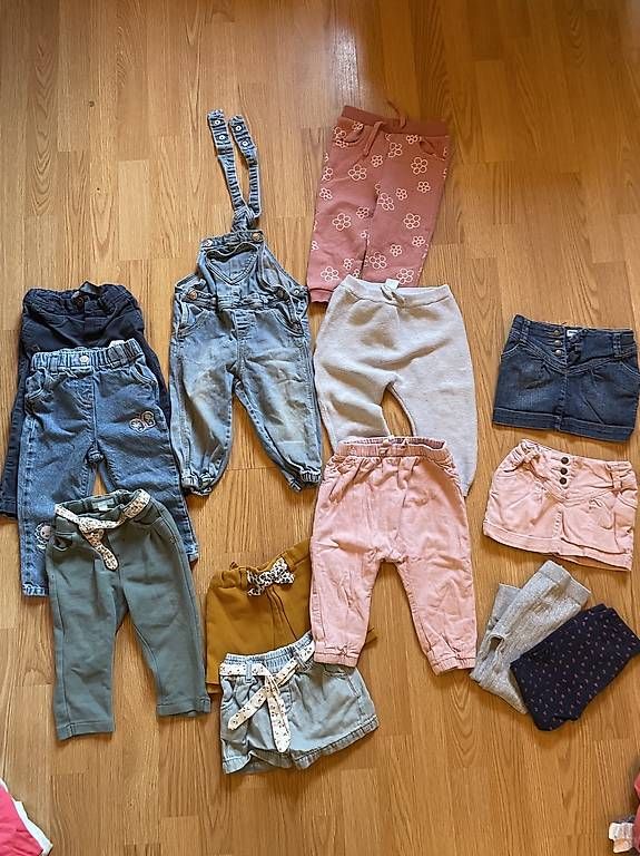 Kleiderpakete & -sets: Grosses Kleiderpaket Mädchen Grösse 86 – Gebraucht aus Murten von ka_koen 1