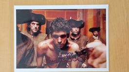 Ben Whishaw, Original Autogramm auf Foto in Farbe