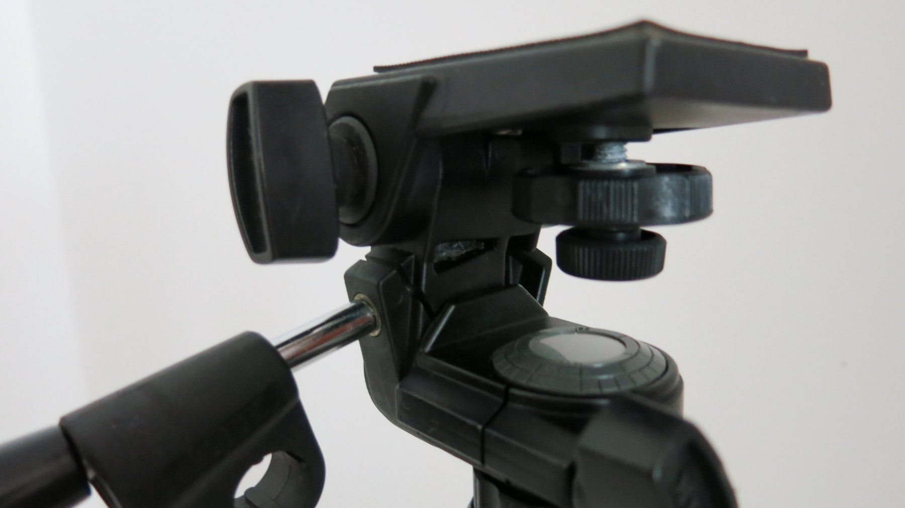 Treppiedi & Teste: Slik 35D Tripod Fotoapparat Stativ – Nuovo (secondo la descrizione) da Zollikofen venduto da MiMo2022 2