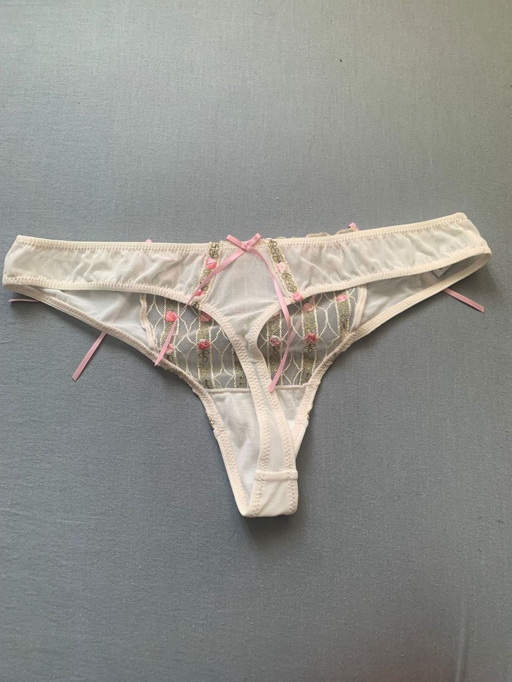 Altra biancheria intima: String lingerie fine dentelle blanche et rose - Taille 38 – Nuovo (secondo la descrizione) da Cortaillod venduto da ben_y6zr 1