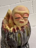 NEUE, entzückende Alien-Figur im Ei - Deko, Vintage