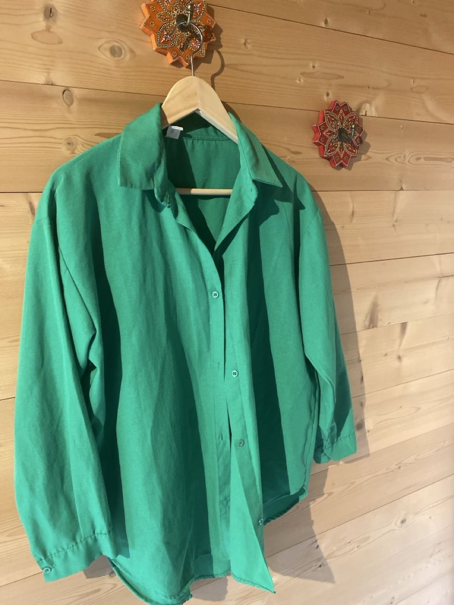 Hemden: Damen Bluse grün Grösse S – Gebraucht aus Därstetten von yas_pb5r