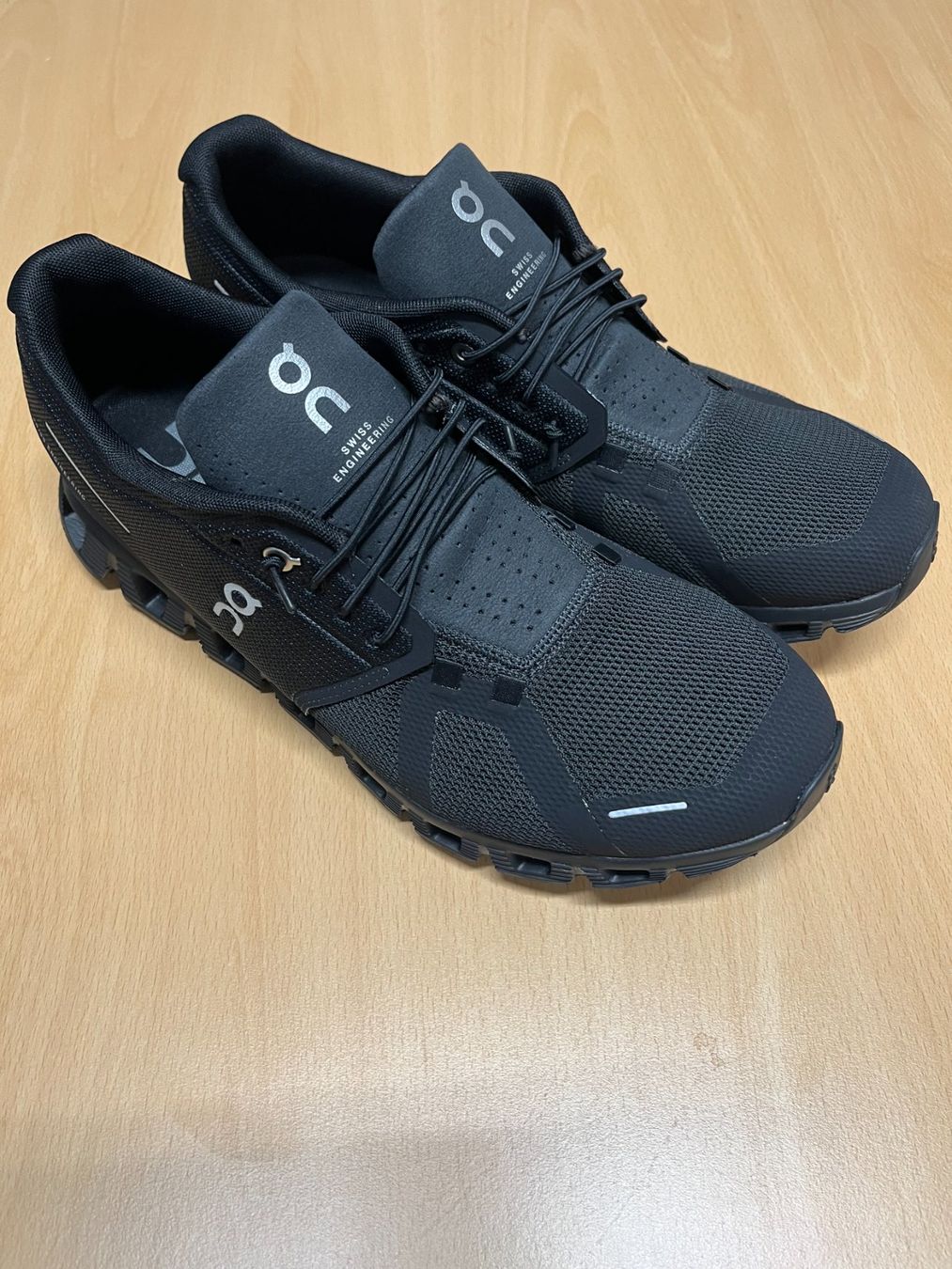 On Scarpe da uomo: On-Schuh cloud 5 all black - NEU – Nuovo (secondo la descrizione) da Unterterzen venduto da Shila02