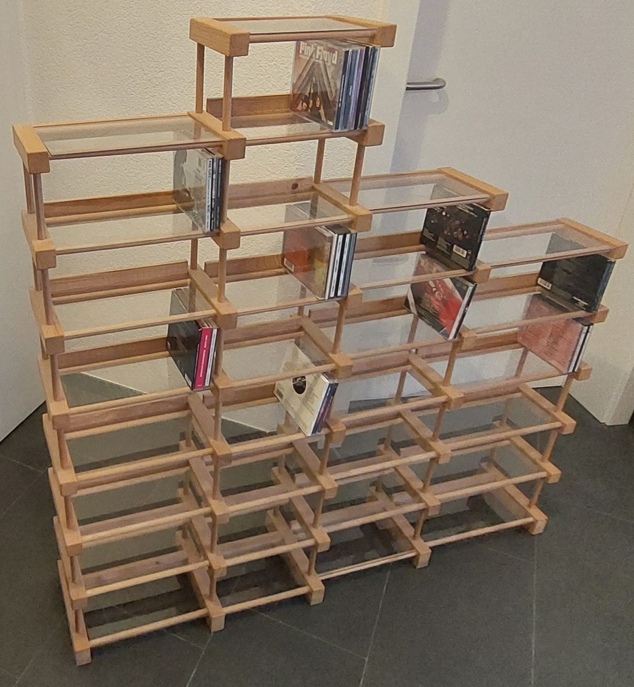 Scaffali: CD Regal Holz-Plexi, Einzelstück, Einzigartig, für ca.630CDs – Usato da Oberdiessbach venduto da gerbu01 2