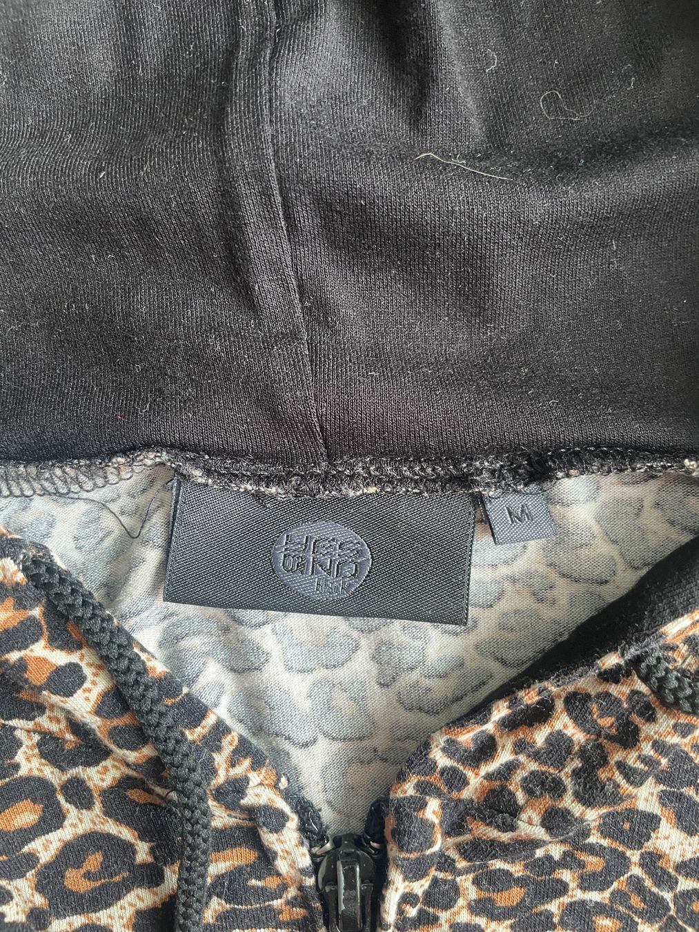 Yes Or No Giacche: Kapuzenjacke im Leopardenlook – Usato da Windisch venduto da orangepanter 3