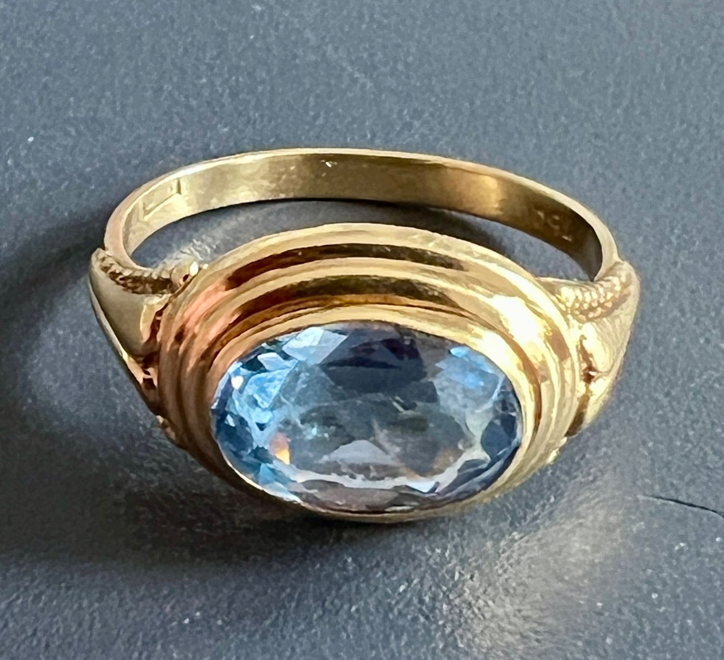 Anelli: Gold-Ring 18K mit hellblauem Schmuckstein – Usato da Chur venduto da Penting1935 4
