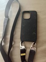 Original MCM x XOUXOU iPhone 13 Pro Hülle mit Band