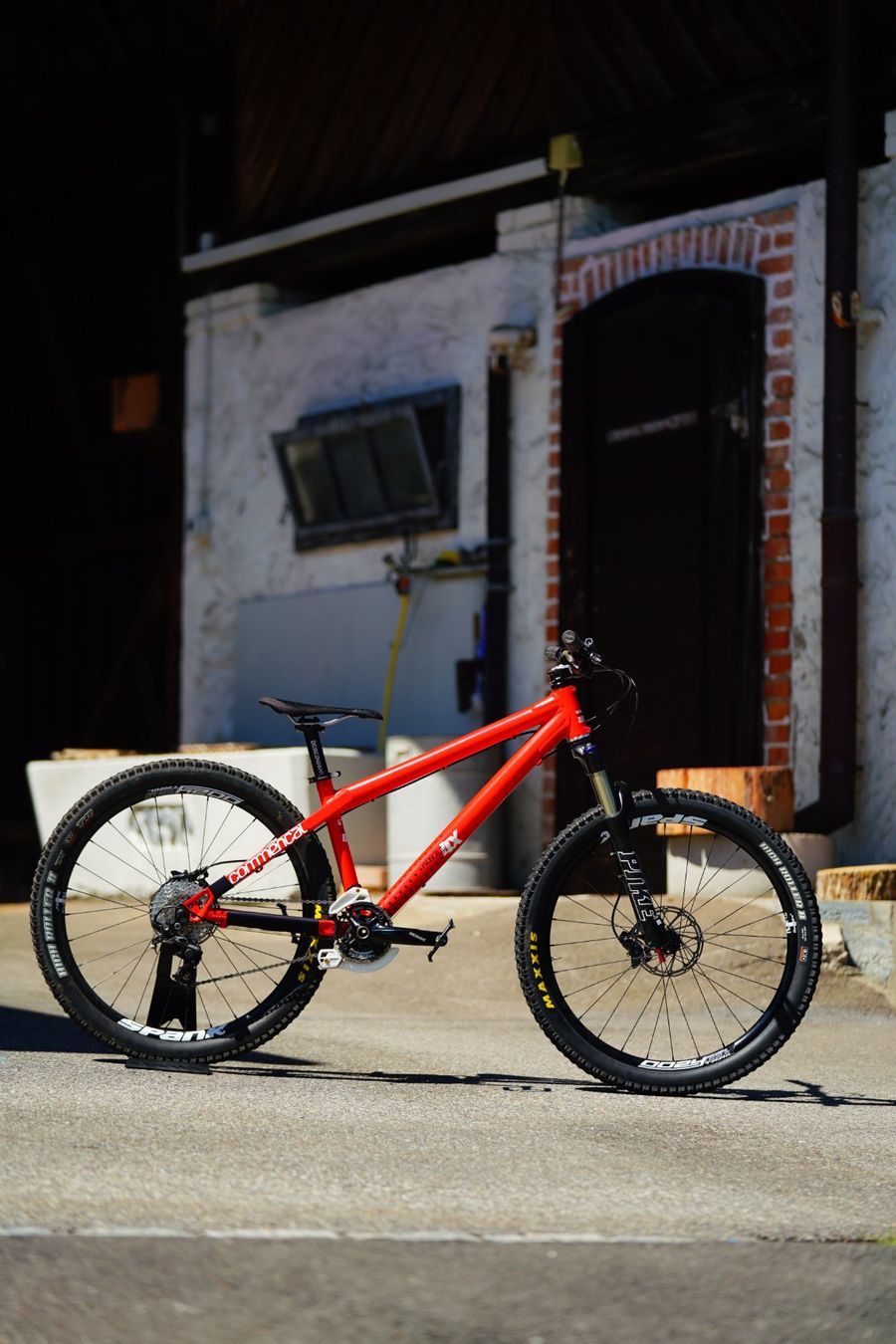 Commencal Biciclette: Commencal Absolut 4X — Custom Nostalgia Build – Usato da Baar venduto da tho_kvv7
