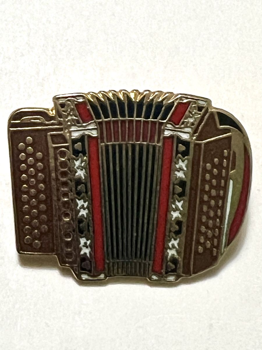 Broches & Aiguilles: Muotathal 1 Pin Schwyzerörgeli Eichhorn. – D'occasion à Muotathal par OttoK01 1