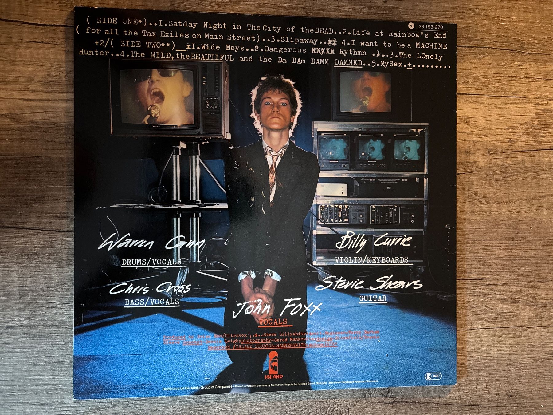 Dischi in vinile: A744 Ultravox Ultravox! – Usato da Frutigen venduto da Philippe_jsp 1