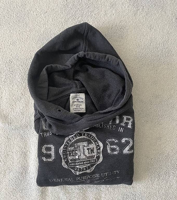 Maglioni & Felpe: Tom Tailor grau Hoodie  – Usato da Luzern venduto da Andrej35 2