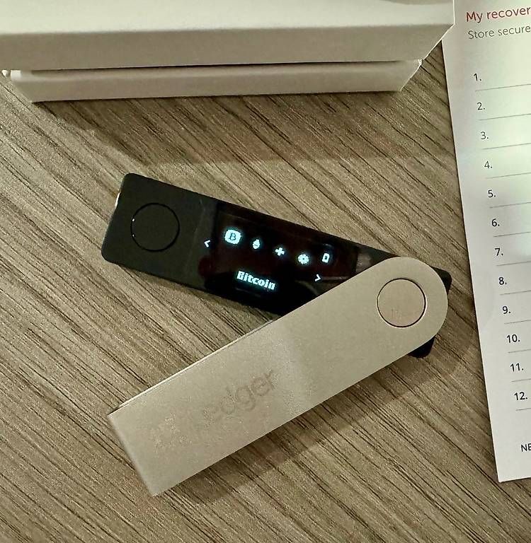 Ledger Coin Miner: Ledger Nano X - Crypto hardware wallet – Usato da Gordola venduto da spi_5t9j 2
