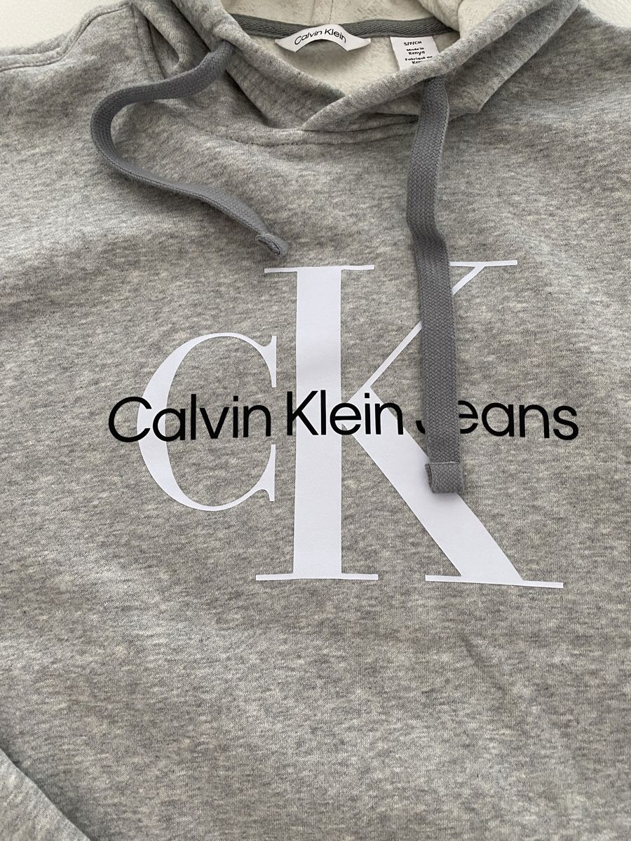 Calvin Klein Pullover & Sweatshirts: Calvin Klein Kaputzen Pullover – Gebraucht aus Opfikon von Luis144 2