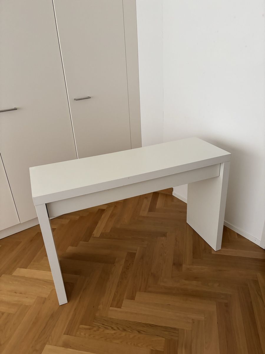 Schminktische: Schreibtisch/Schminktisch mit Korpus – Gebraucht aus Luzern von Qazwsx 1