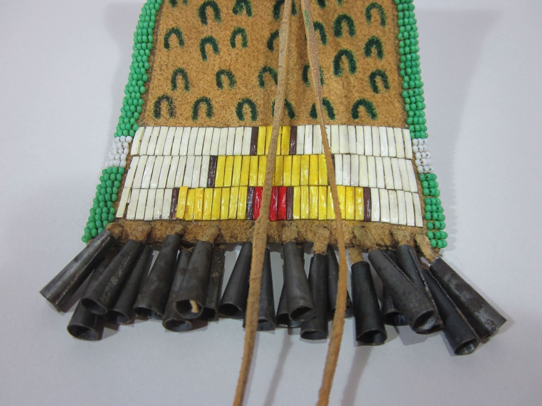 Borse: Assiniboine Indianer Tasche – Usato da Bäretswil venduto da robsonantik 1