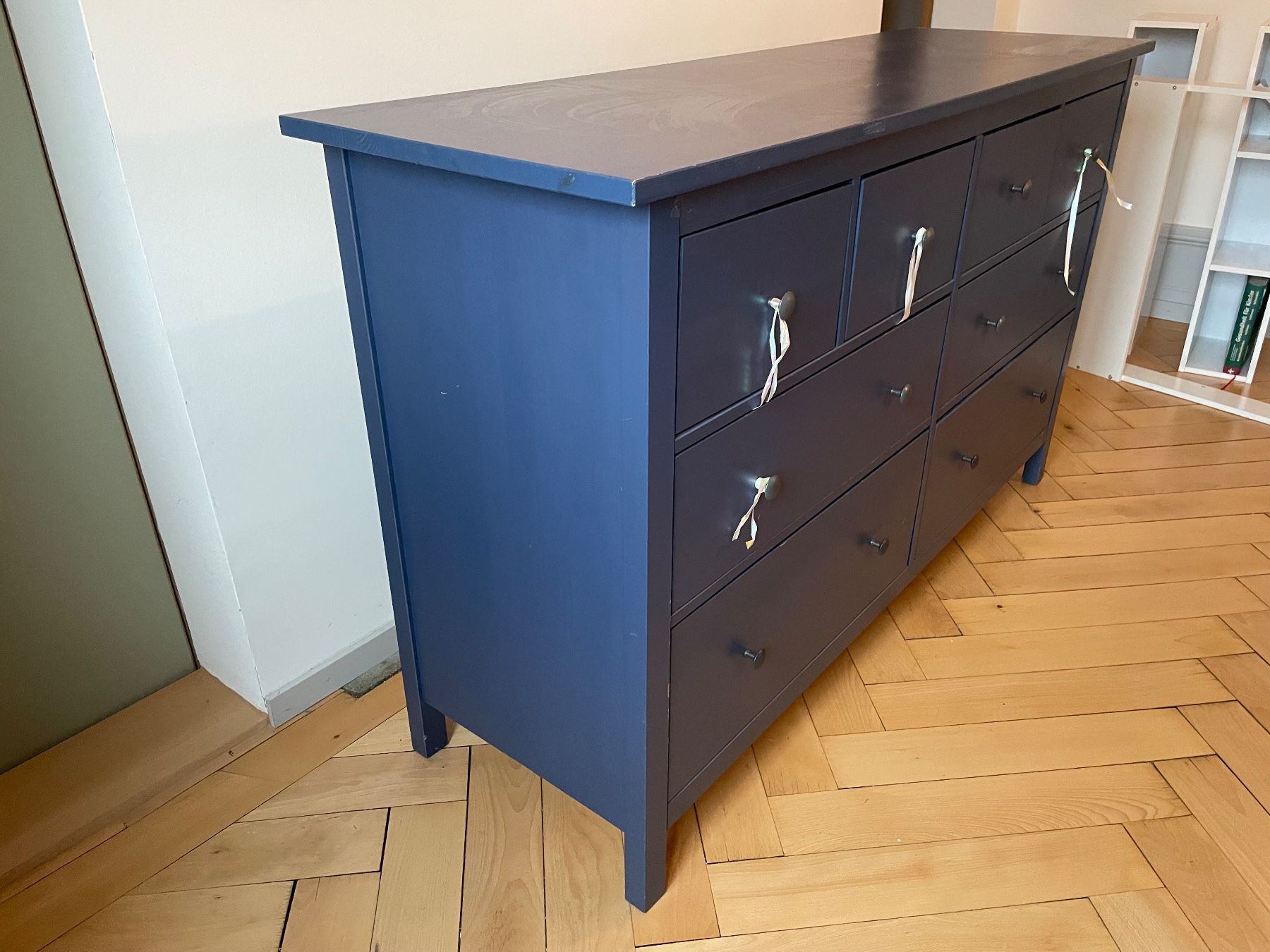 Ikea Cassettiere: IKEA Hemnes Kommode, 8 Schubladen, dunkelblau – Usato da Zürich venduto da zelophan123 3