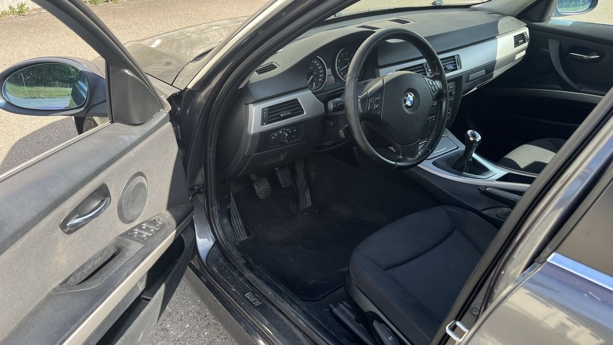 BMW Autos: BMW 325i Touring – Gebraucht aus Wil SG von SeKu94 4