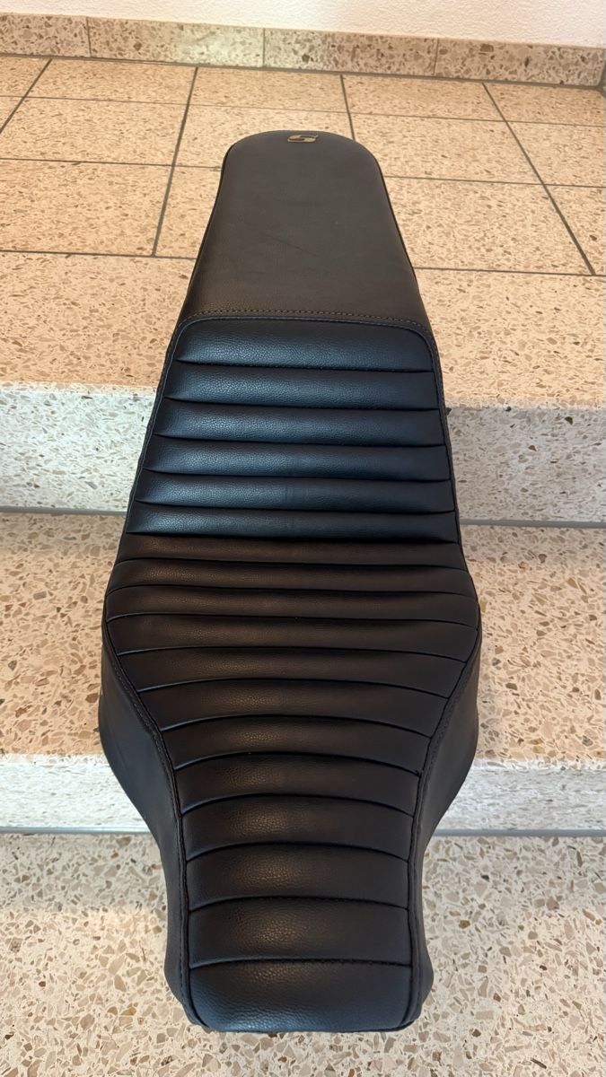 Harley-Davidson Alle Motorradersatzteile: Saddlemen Seat HD Low Rider S – Gebraucht aus Savognin von Bonseii 1