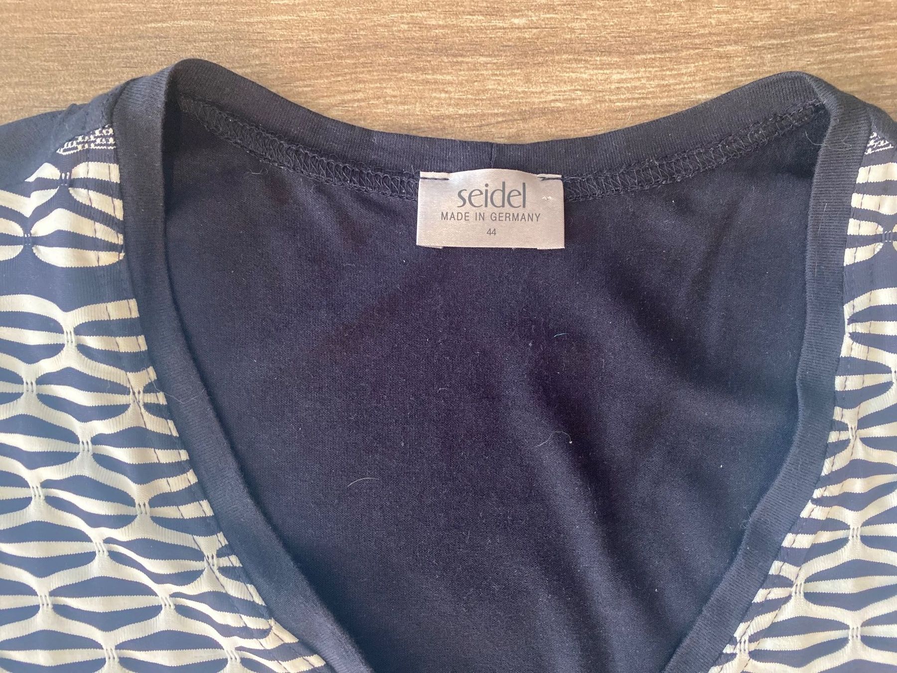 Kleider: Seidel Kleid blau weiss Gr. 44 – Gebraucht aus Arlesheim von san_w9vr 2