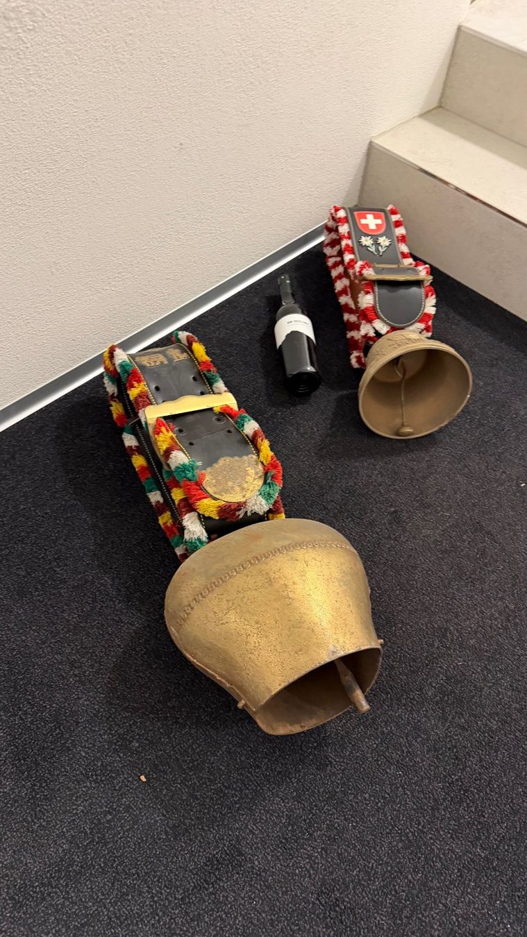 Campanacci mucche: clache à vache – Usato da Gampelen venduto da Markbubu 1