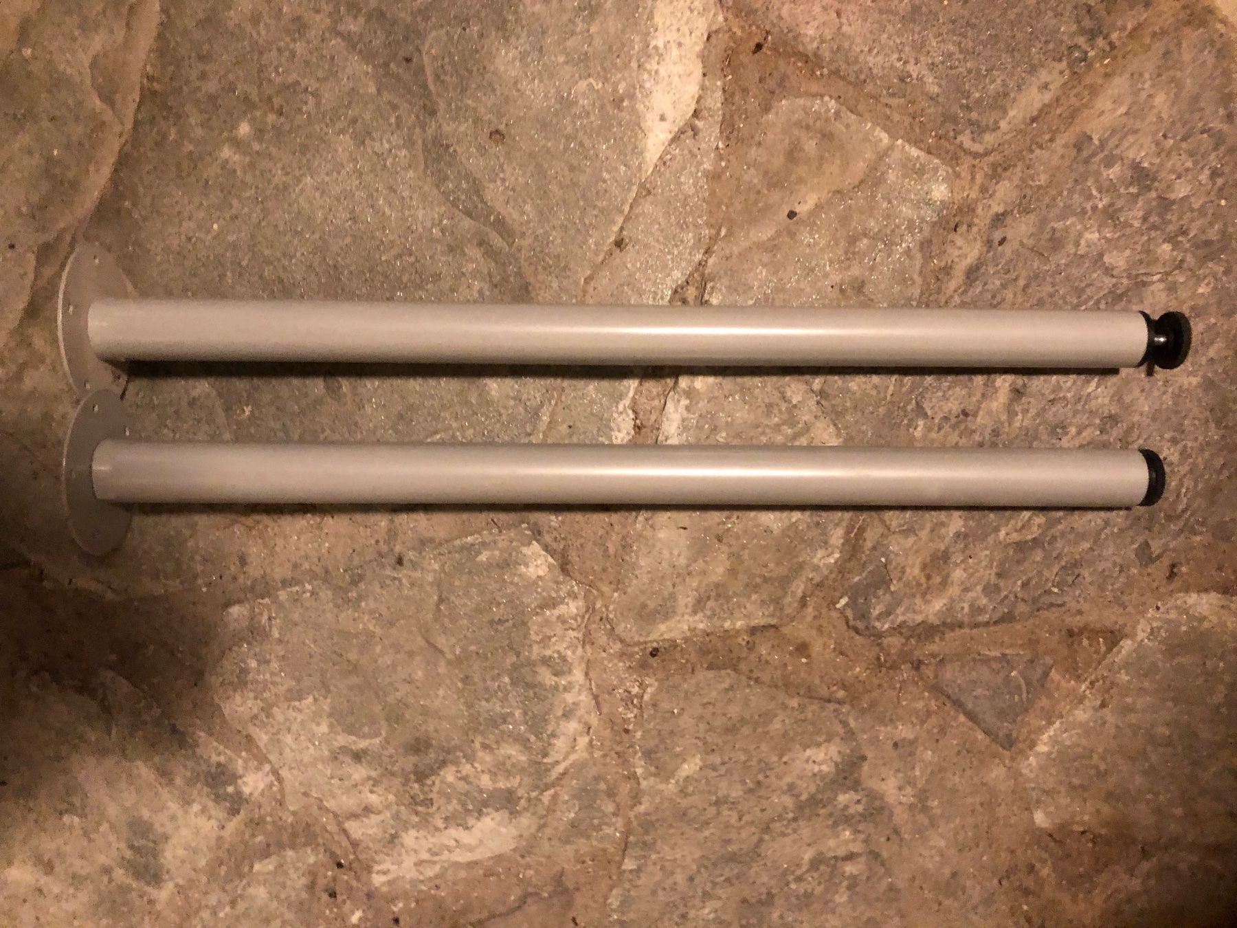 Altri mobili: Pieds de table réglables, gris clair, set de 2 pièces – Usato da Sierre venduto da side8625