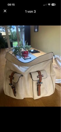 Schöne Handtasche in Beige mit vielen Fächern, neuwertig!