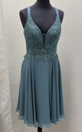 Traumhaftes festliches Kleid (NEU & ungetragen) – Grösse 36