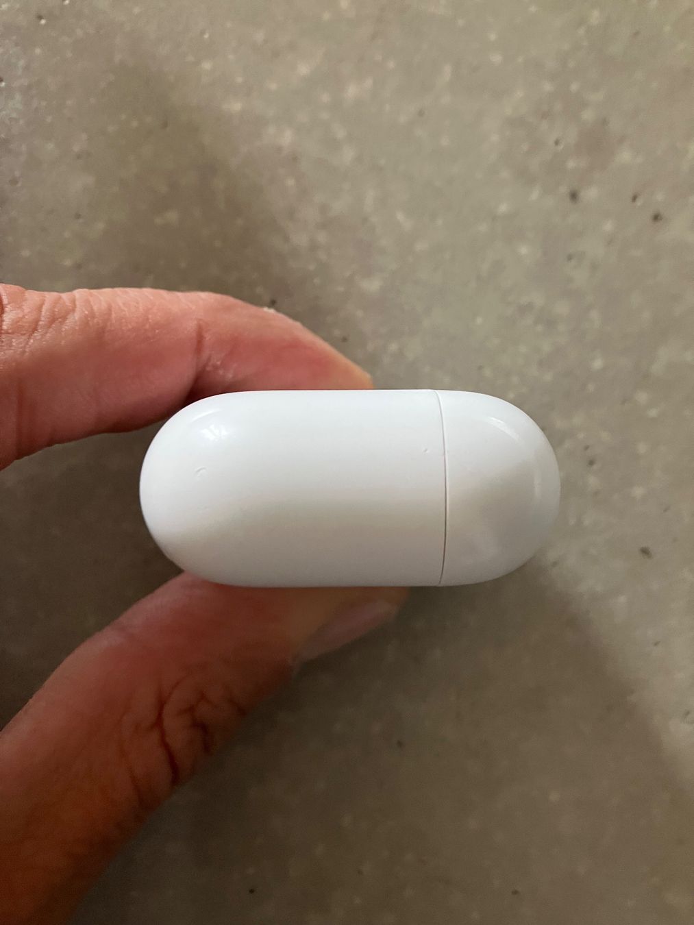 Apple Cuffie: APPLE AIRPODS 4 CASE – Usato da Lausanne venduto da mr.v 8