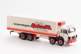 Saurer 8x4 Spiess AG mit Kofferaufbau im Mst. 1/50