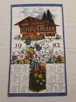 VINTAGE Kalender-Tuch ALBA 1982 Blumenwiese vor Holzhaus