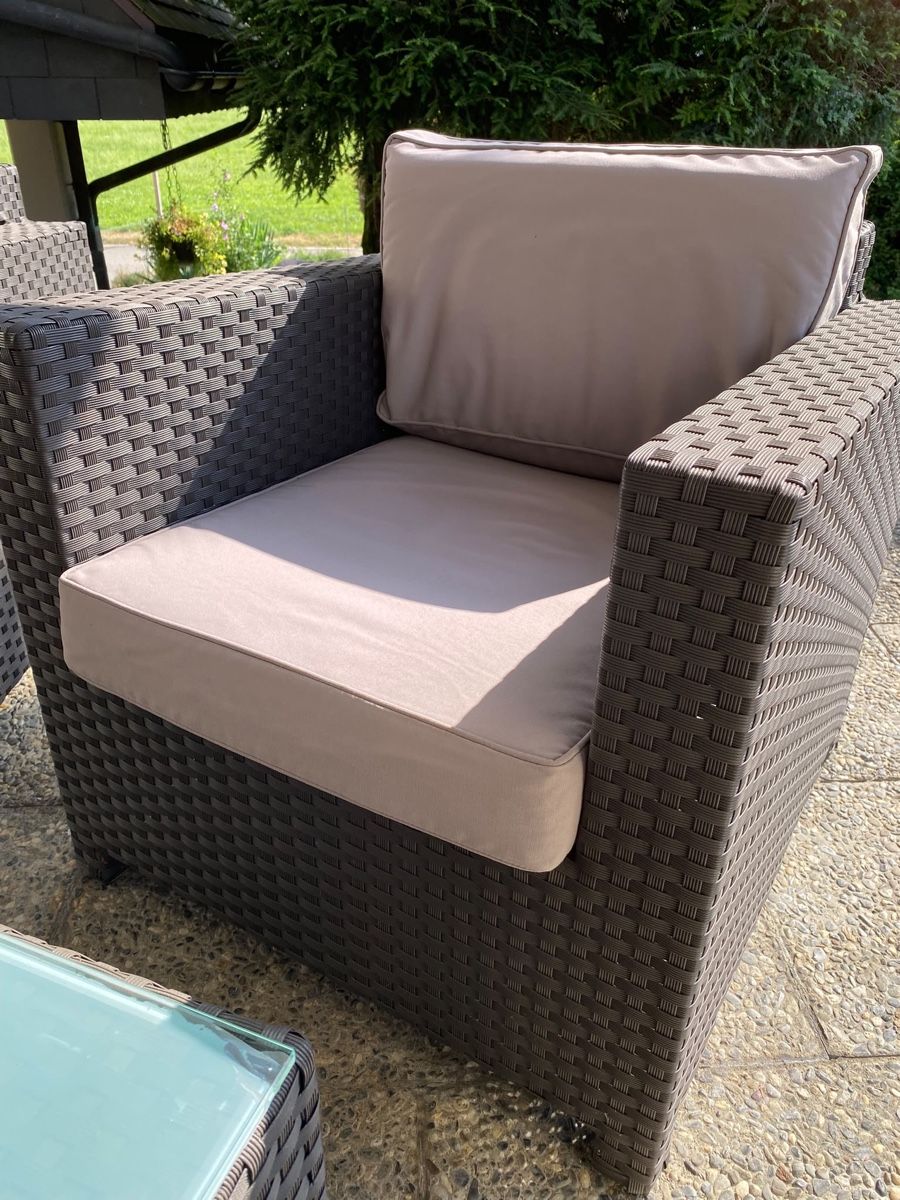 Viplounge Tischset: Gartenlounge Set Polyrattan 5-teilig mit Tisch grau – Gebraucht aus Einsiedeln von Miri.98 7