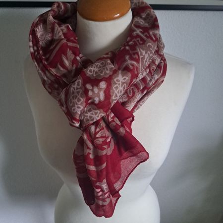 Roter/beiger Schal mit Muster - Top Zustand!