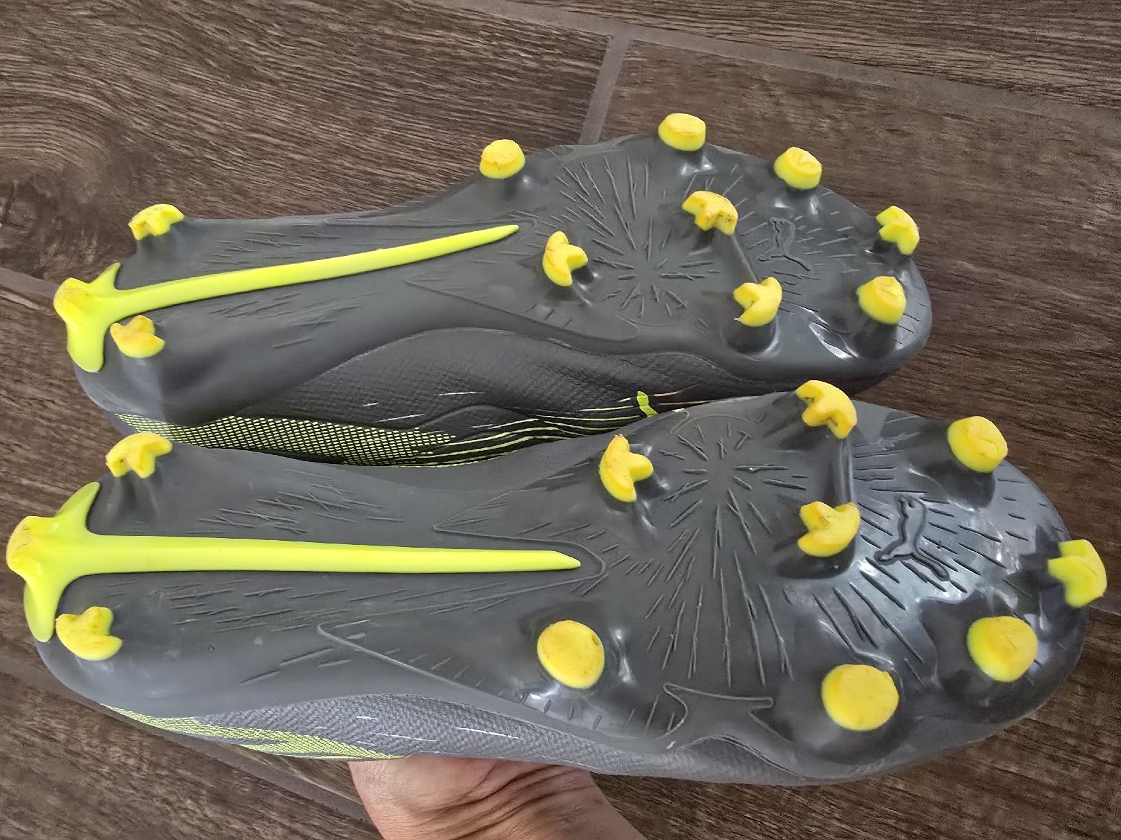 Puma Schuhe für Jungen: Fussballschuhe Gr. 35 – Gebraucht aus Wynau von mar_5v8x 3